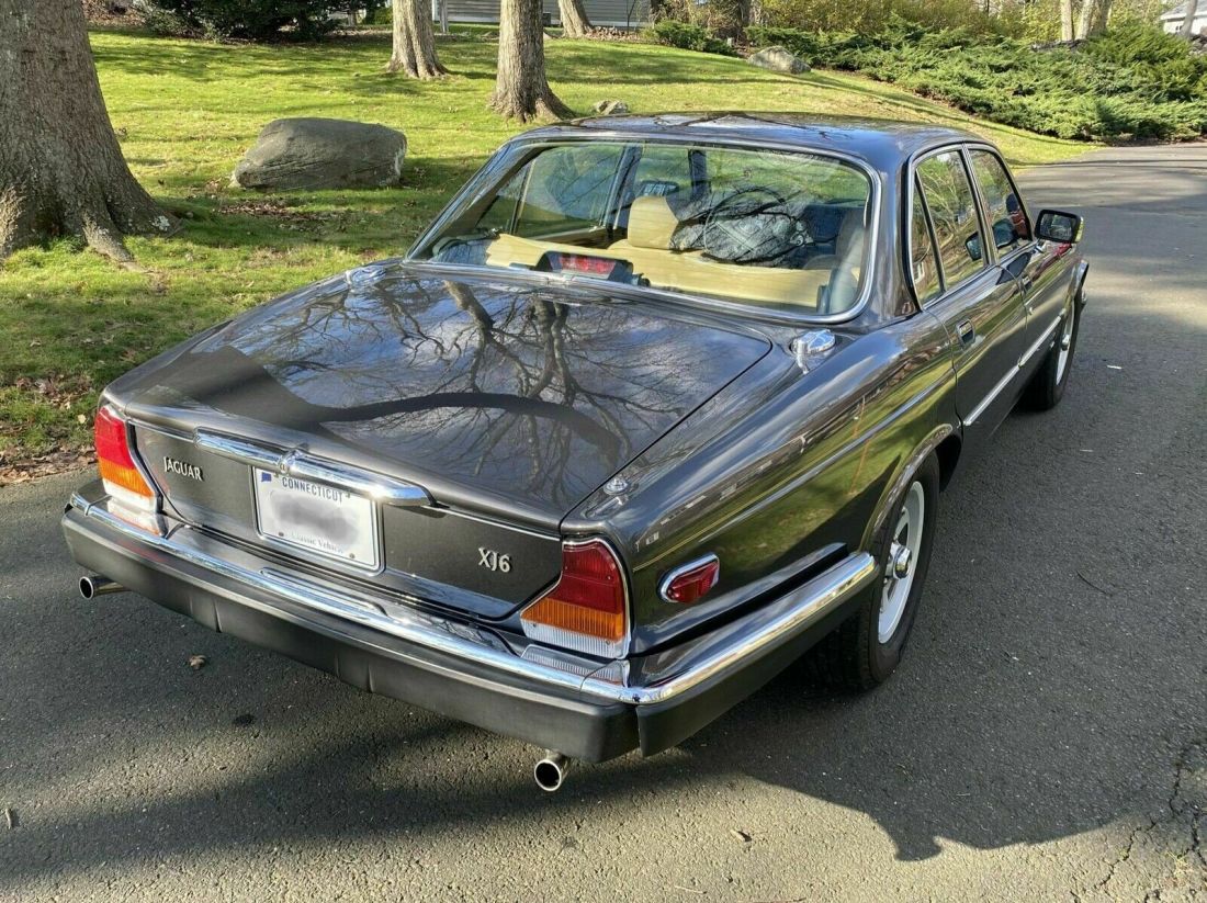 1986 Jaguar XJ6 - photo 2
