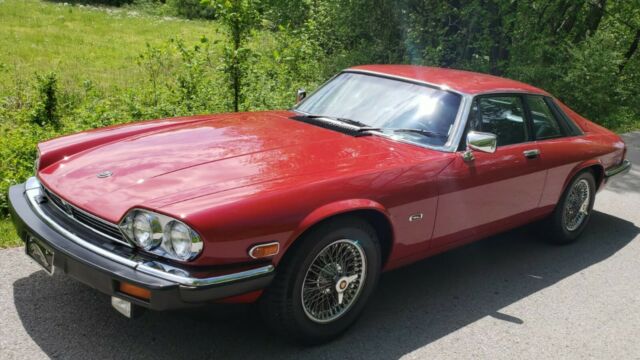 1986 JAGUAR XJS V-12. BURGUNDY, BLACK LEATHER, 67832 MILES, IMMACULATE 1986 Jaguar XJ12 LEATHER