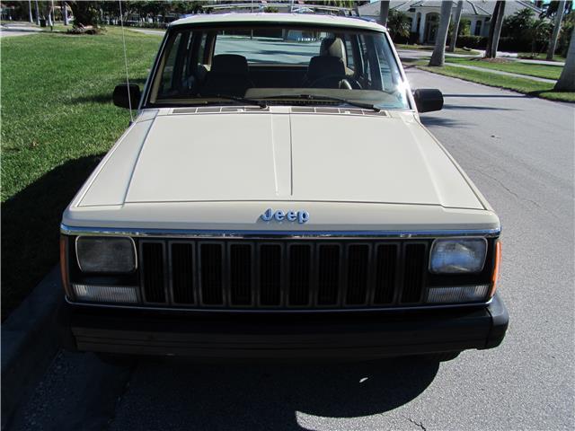 1986 Jeep Cherokee WAGONEER COMANCHE PIONEER 55K MILES CLEAN CARFAX! - photo 12