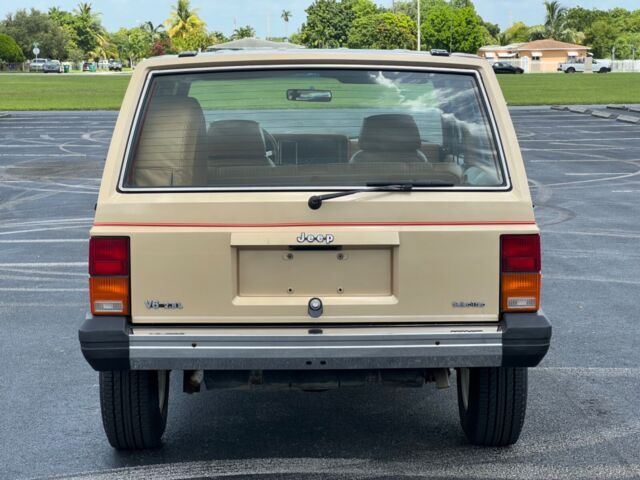 1986 Jeep Cherokee One owner low miles - photo 3