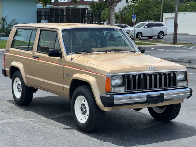 1986 Jeep Cherokee One owner low miles - photo 6