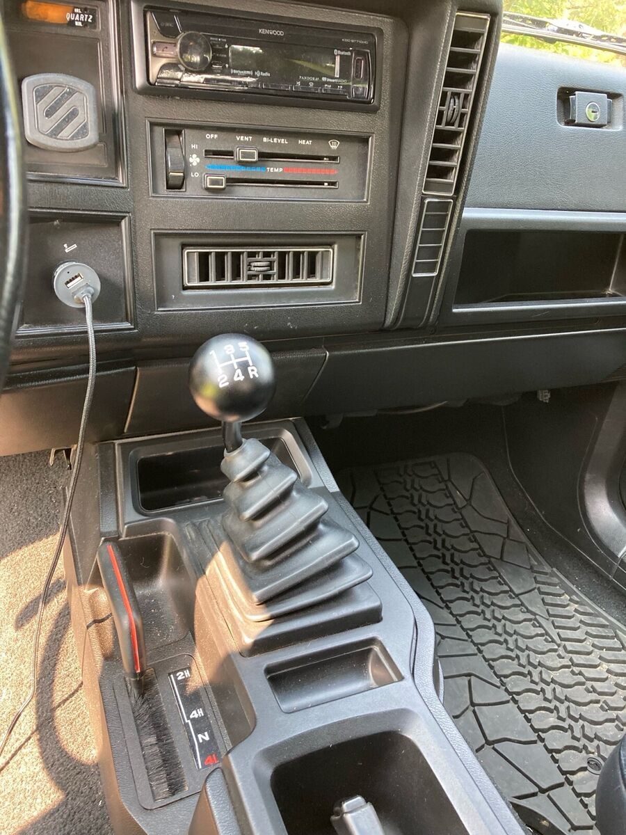 1986 Jeep Cherokee - photo 13