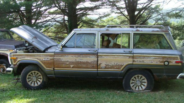 1986 Jeep Grand Wagoneer 4-Door 4-WD 1986 Jeep Wagoneer Grand