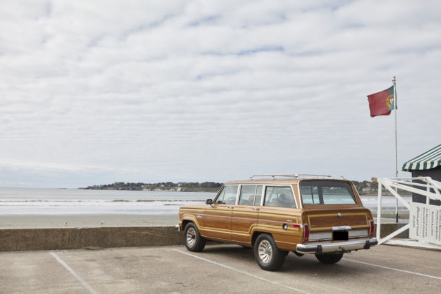 1986 Jeep Grand Wagoneer Base Sport Utility 4-Door 5.9L 1986 Jeep Wagoneer