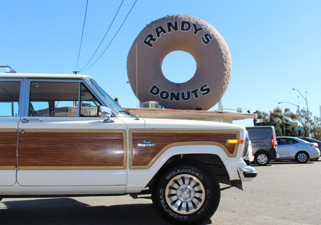 1986 Jeep Wagoneer Base Sport Utility 4-Door - photo 6