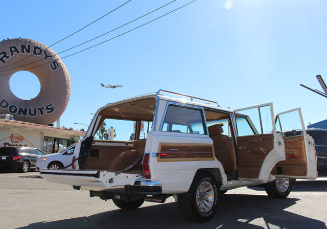 1986 Jeep Wagoneer Base Sport Utility 4-Door - photo 7
