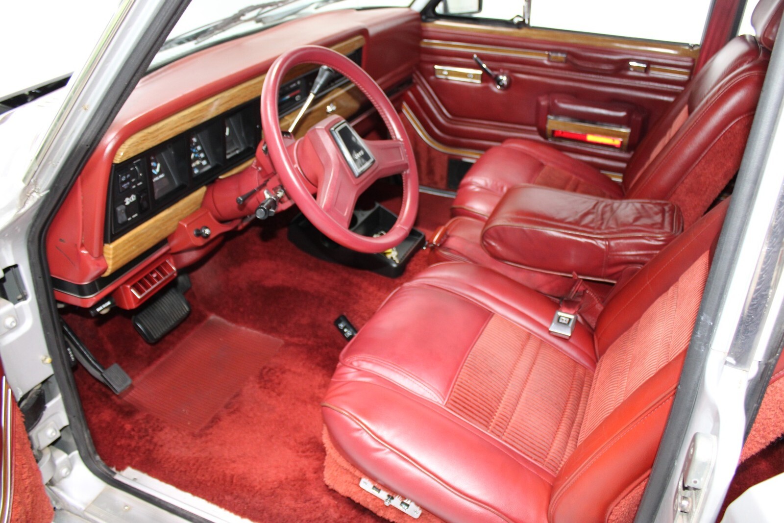 1986 Jeep Wagoneer Grand - photo 6