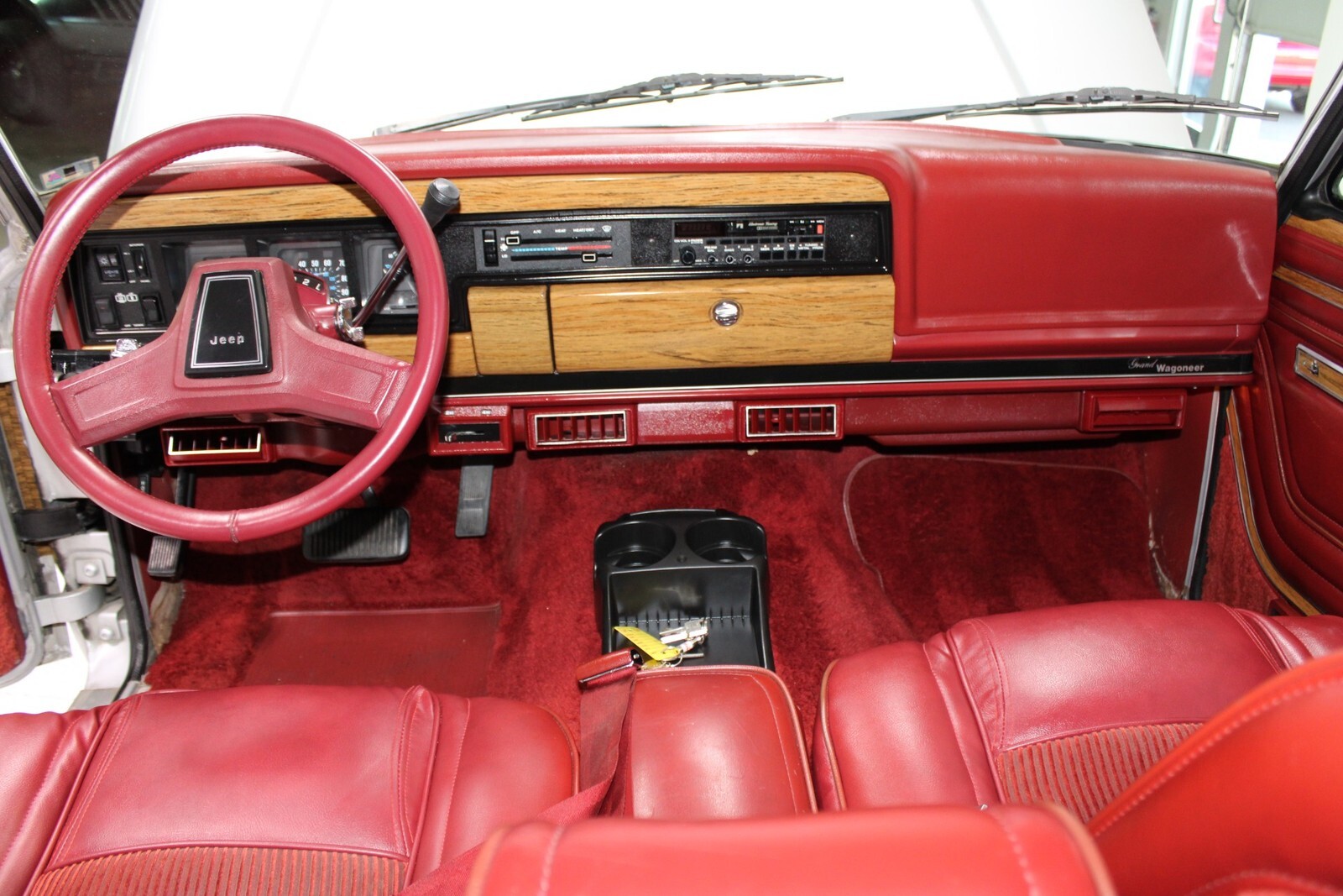 1986 Jeep Wagoneer Grand - photo 7