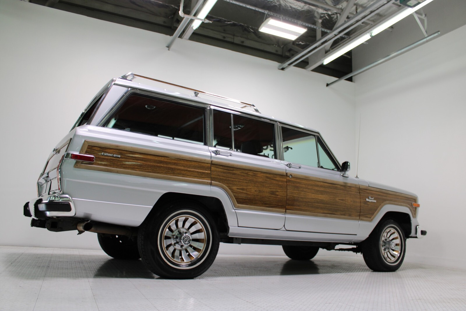 1986 Jeep Wagoneer Grand - photo 9