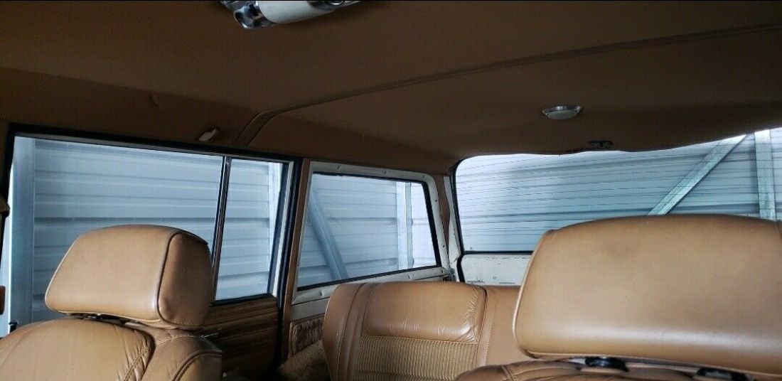1986 Jeep Grand Wagoneer - photo 8