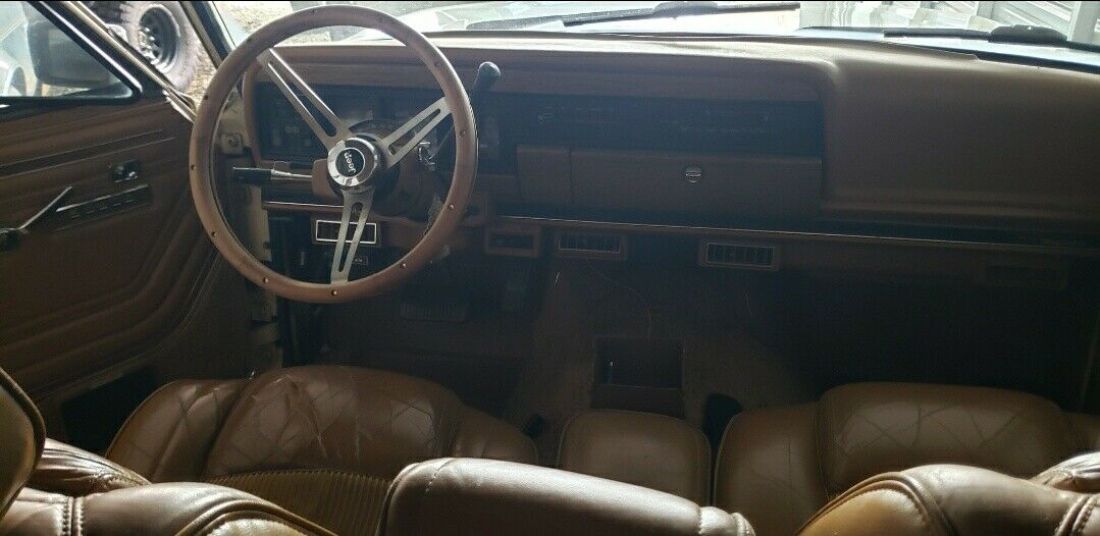 1986 Jeep Grand Wagoneer - photo 9