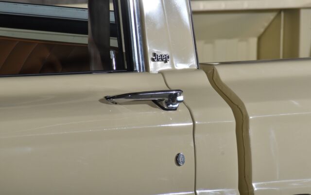 1986 Jeep J-10 Pickup -- - photo 9
