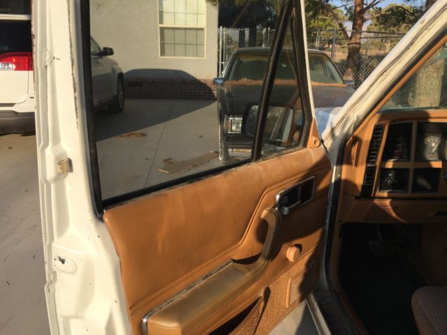 1986 Jeep Wagoneer - photo 8