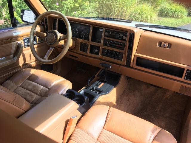 1986 Jeep Wagoneer Limited - photo 9