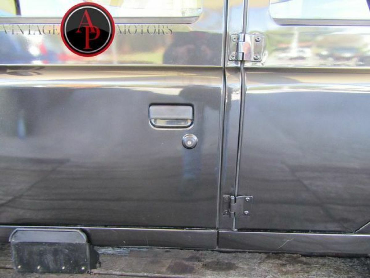 1986 Land Rover Defender 109 DIESEL 5 SPEED BUILT! - photo 11