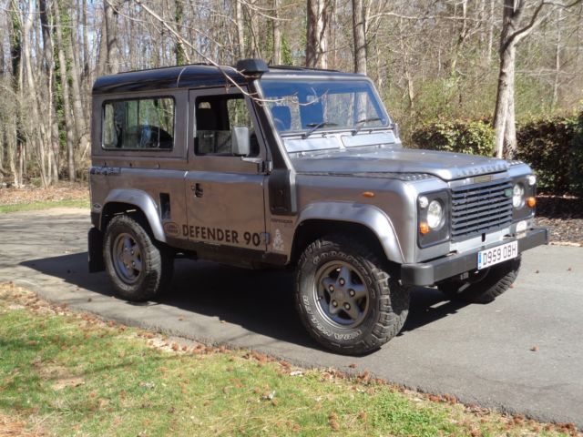 1986 Land Rover Defender 2-Door Station Wagon 4 Wheel Drive - photo 5