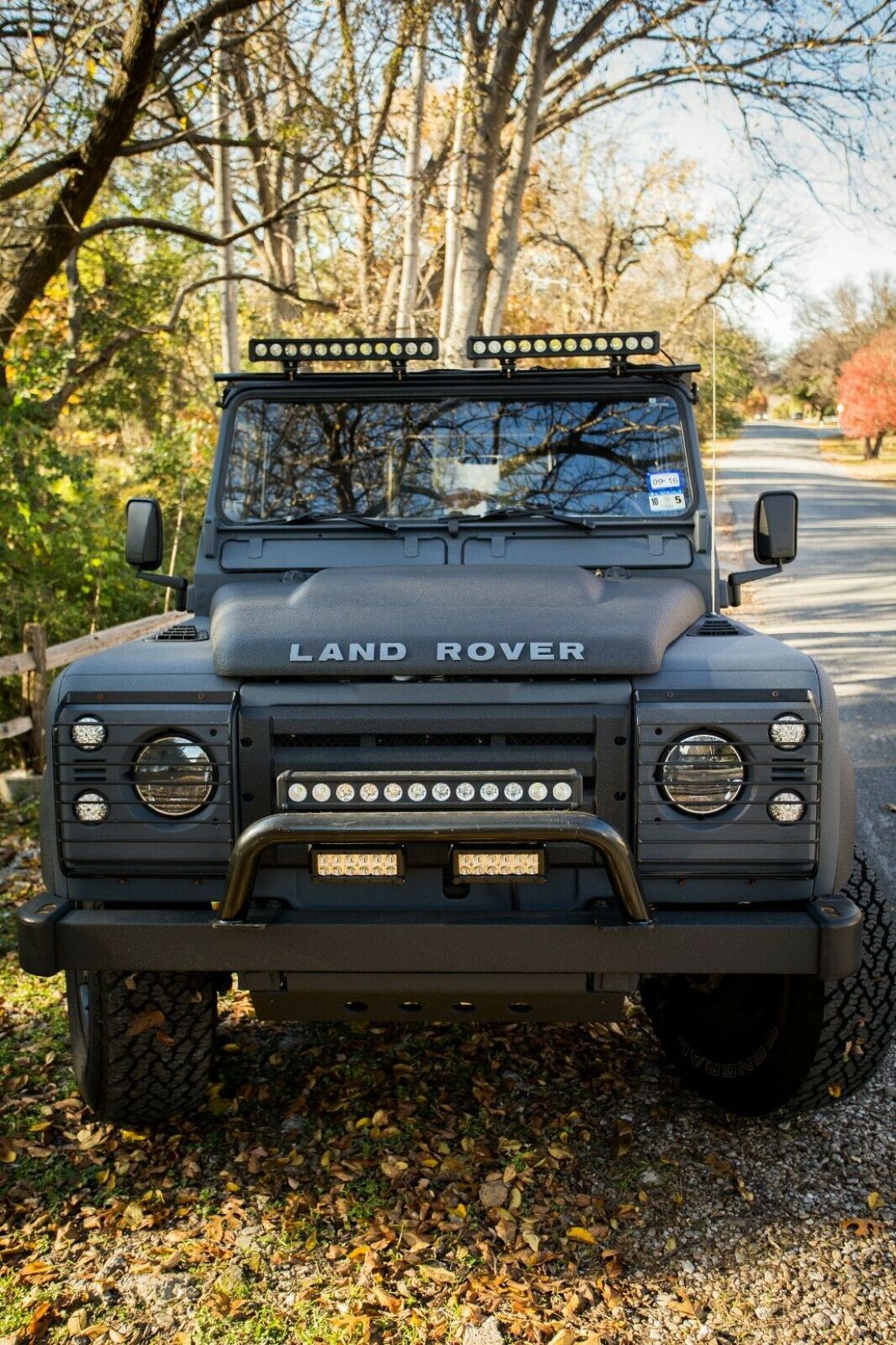 1900 Land Rover Defender - photo 2