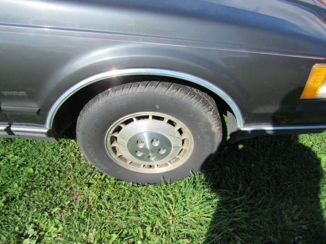 1986 Lincoln Mark Series LSC Sedan 2-Door - photo 10