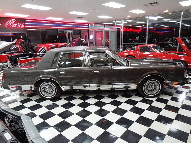 1986 Lincoln Town Car Town Car - photo 2