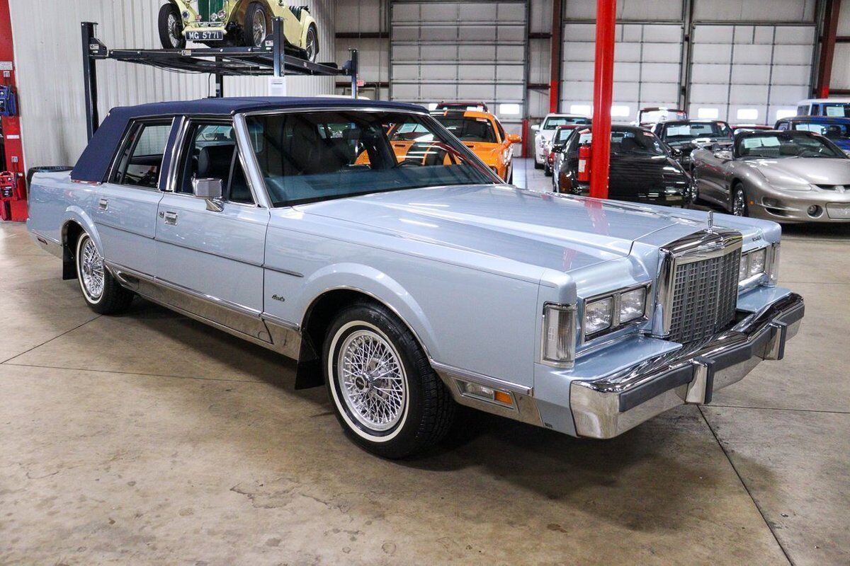 1986 Lincoln Town Car - photo 11