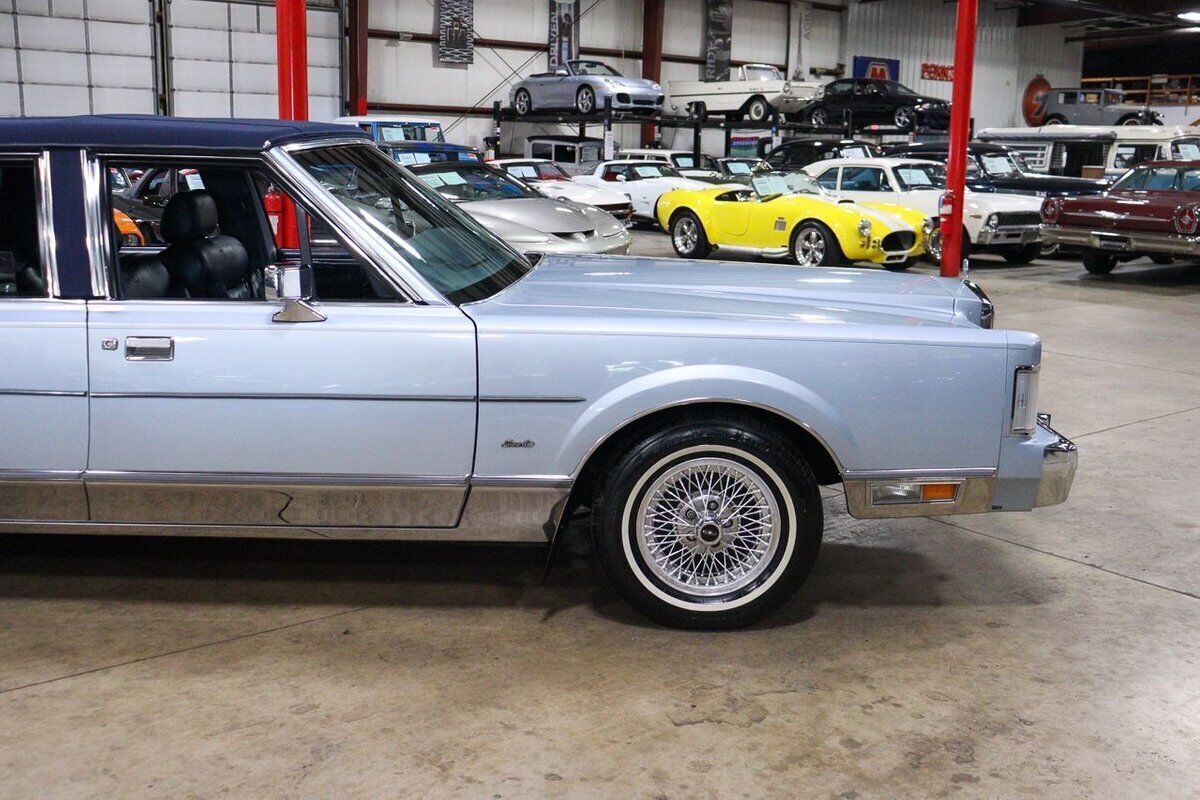 1986 Lincoln Town Car - photo 10