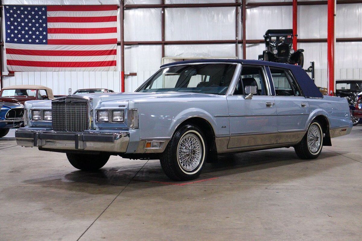 1986 Lincoln Town Car - photo 13