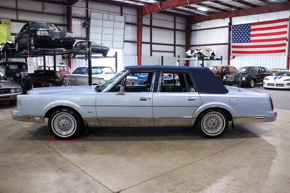 1986 Lincoln Town Car - photo 3