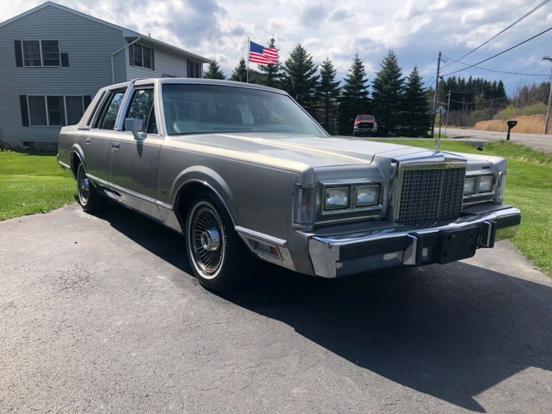 1986 Lincoln Town Car - photo 7