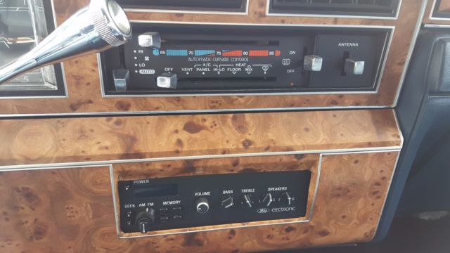 1986 Lincoln Town Car Limousine - photo 5