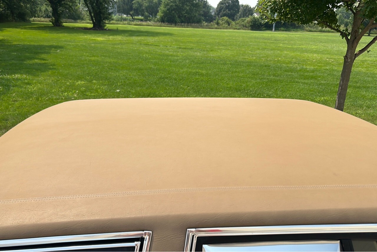 1986 Lincoln Town Car Signature Series - photo 10