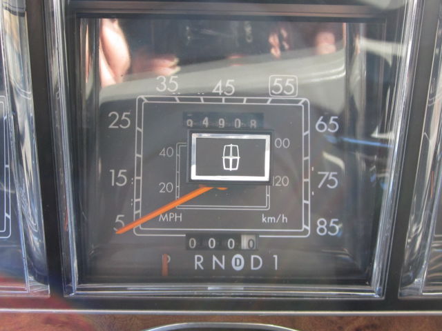 1986 Lincoln Town Car Signature Sedan 4-Door - photo 12
