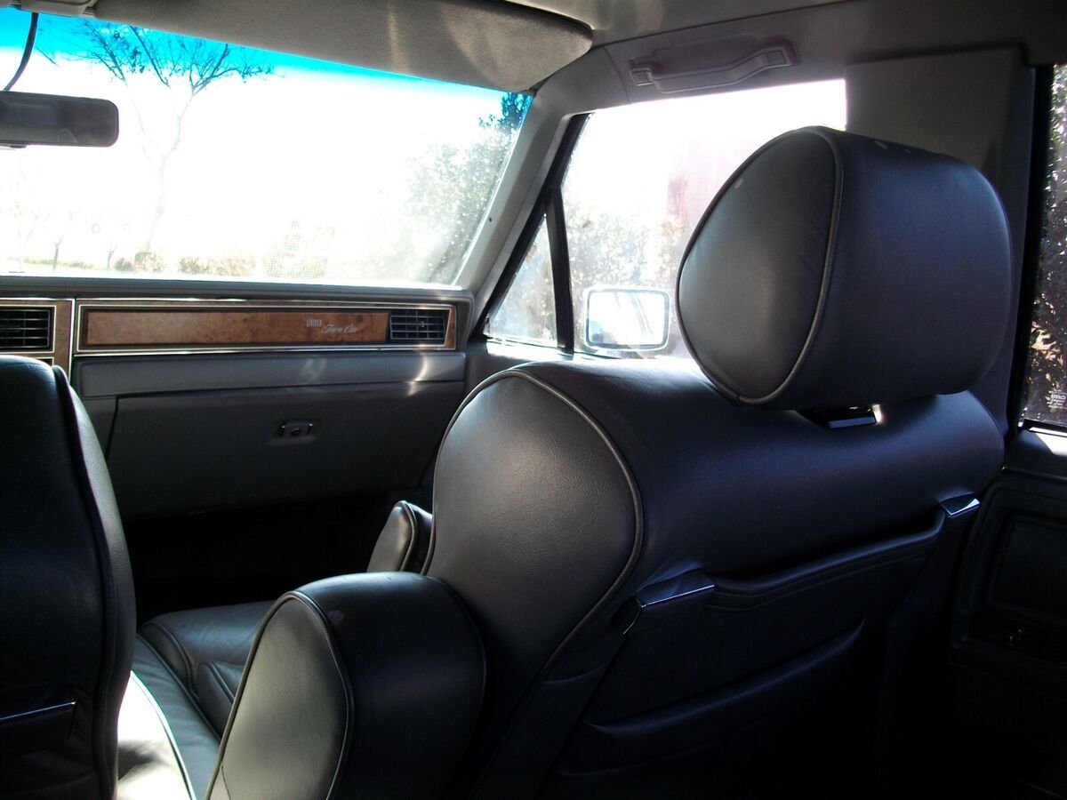 1986 Lincoln Town Car - photo 9