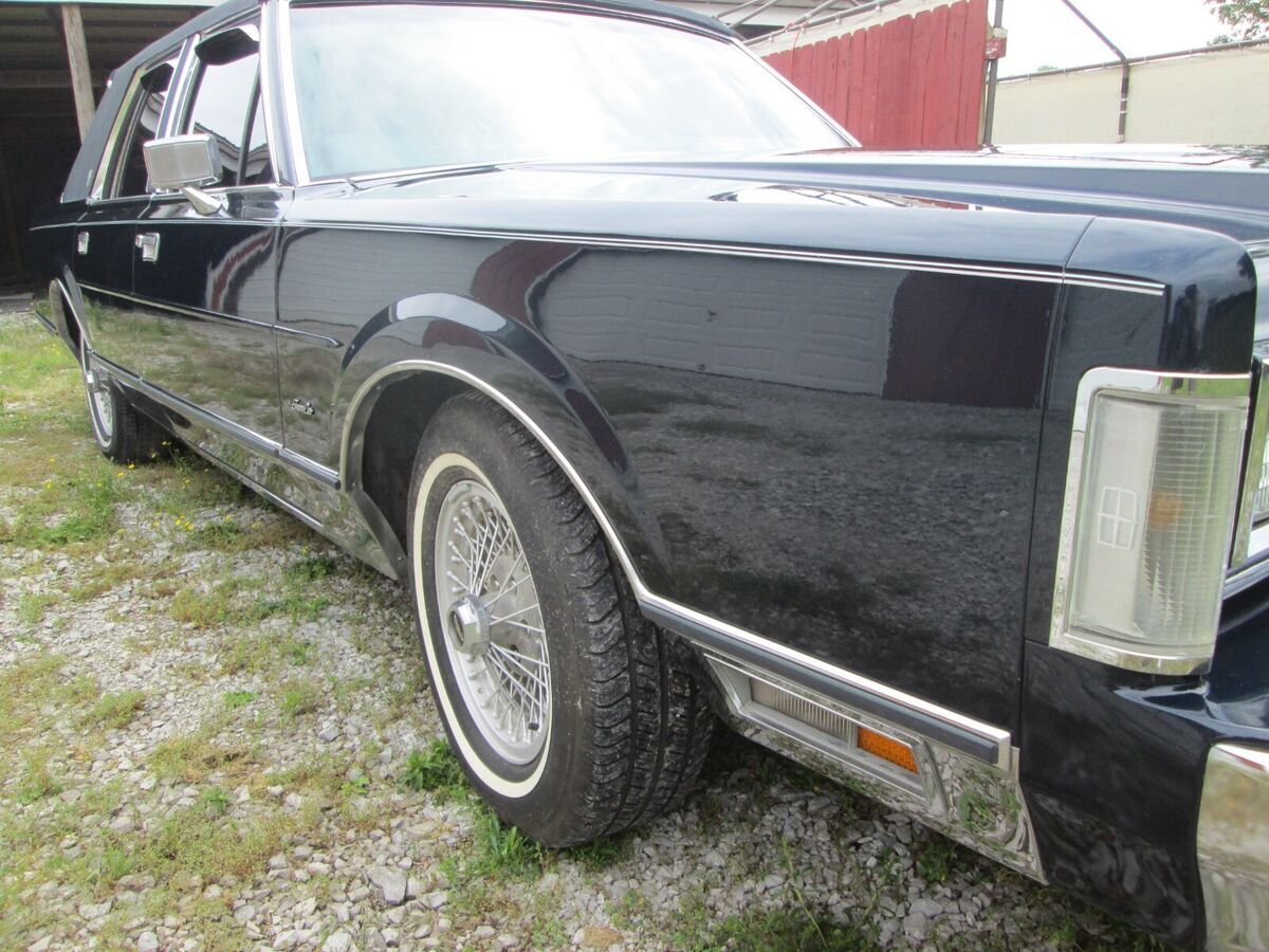 1986 Lincoln Town Car - photo 10