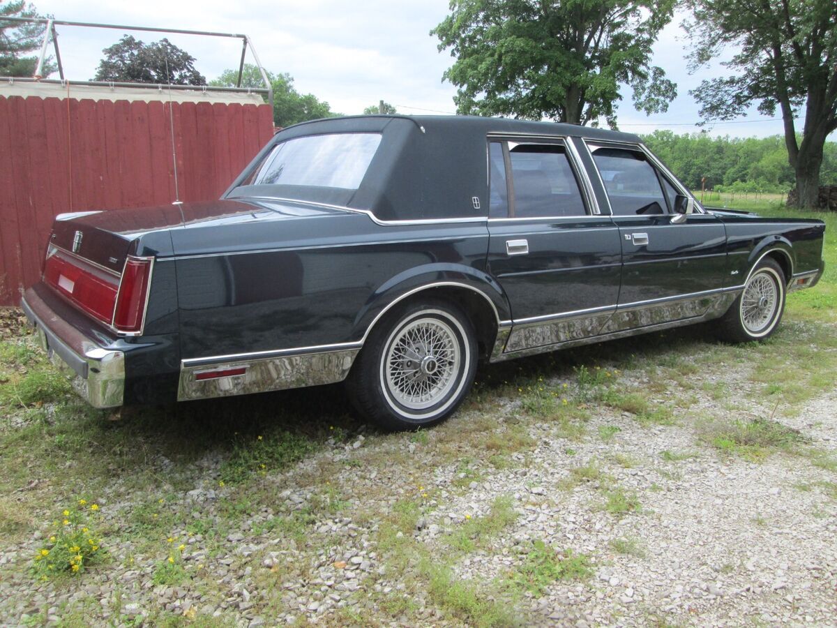 1986 Lincoln Town Car - photo 3