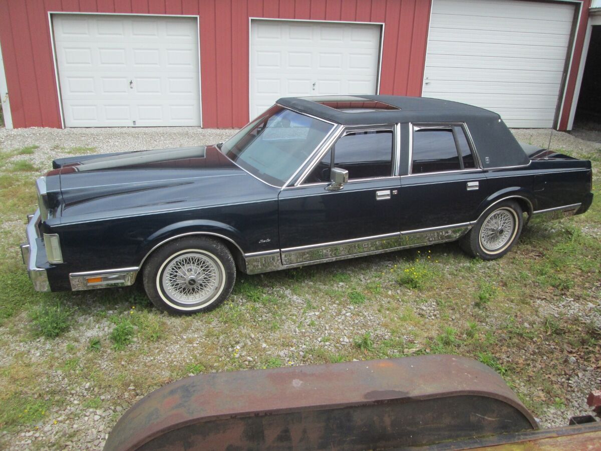 1986 Lincoln Town Car - photo 8