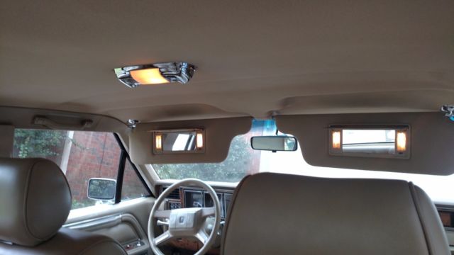 1986 Lincoln Town Car - photo 13