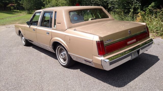 1986 Lincoln Town Car - photo 3