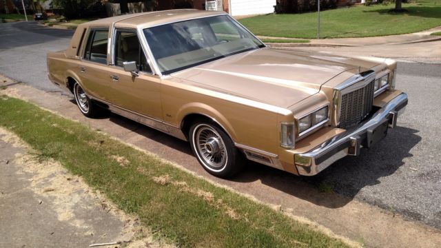1986 Lincoln Town Car - photo 4