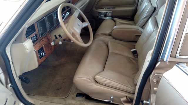 1986 Lincoln Town Car - photo 7