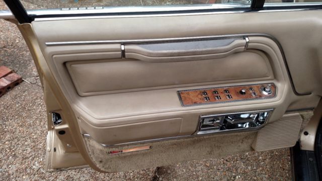 1986 Lincoln Town Car - photo 9
