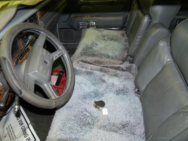 1986 Lincoln Town Car Signature - photo 8