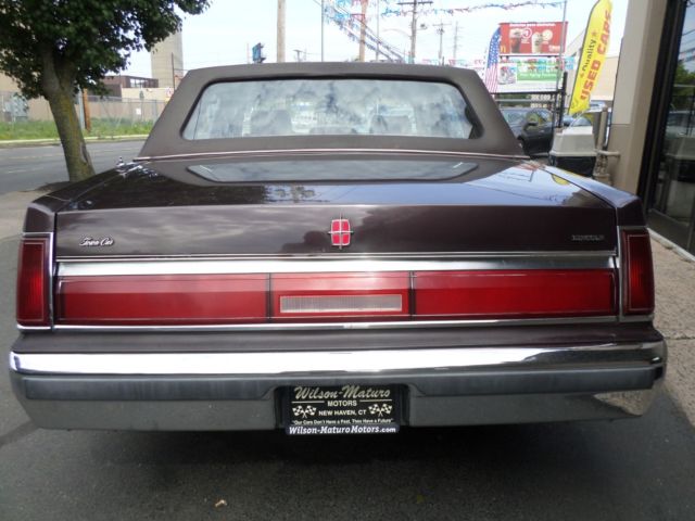 1986 Lincoln Town Car signature series - photo 5