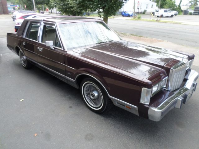 1986 Lincoln Town Car signature series - photo 7