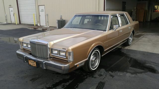 1986 Lincoln Town Car - photo 3