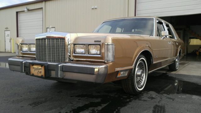 1986 Lincoln Town Car - photo 4
