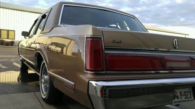 1986 Lincoln Town Car - photo 7