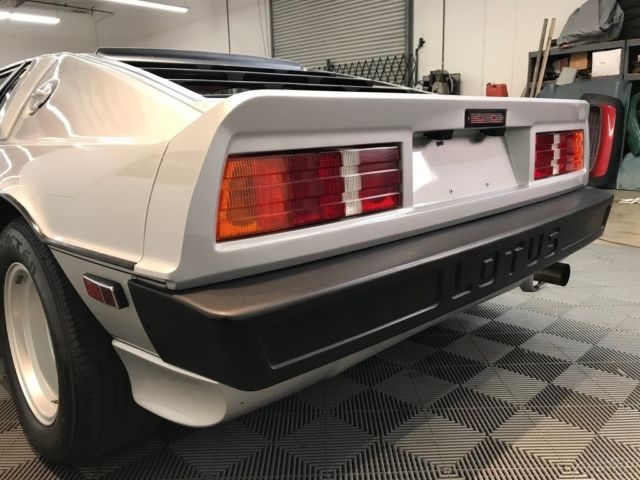 1986 Lotus Esprit 5-SPEED. ALLOYS. 2.2 LITER. 210 HP - photo 10