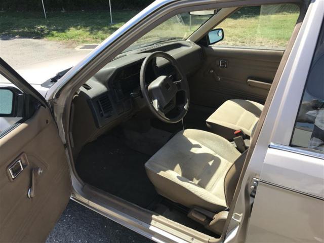 1986 Mazda 323 -- - photo 6