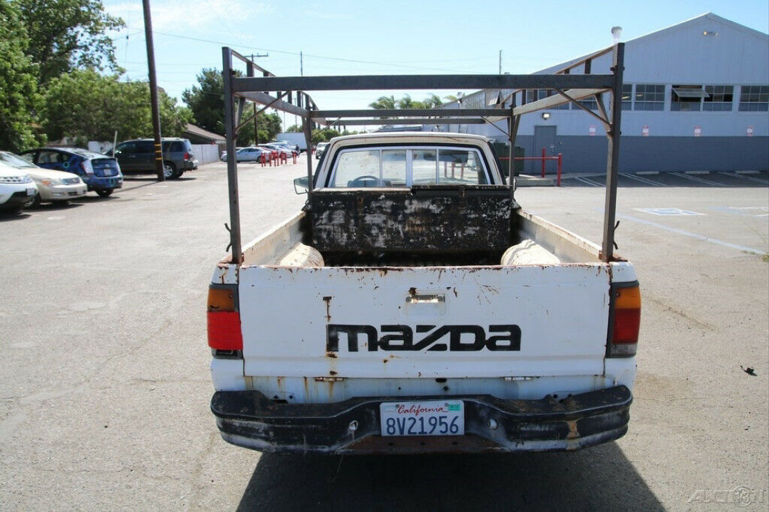 1986 Mazda B-Series Pickups B2000 SE5 - photo 6