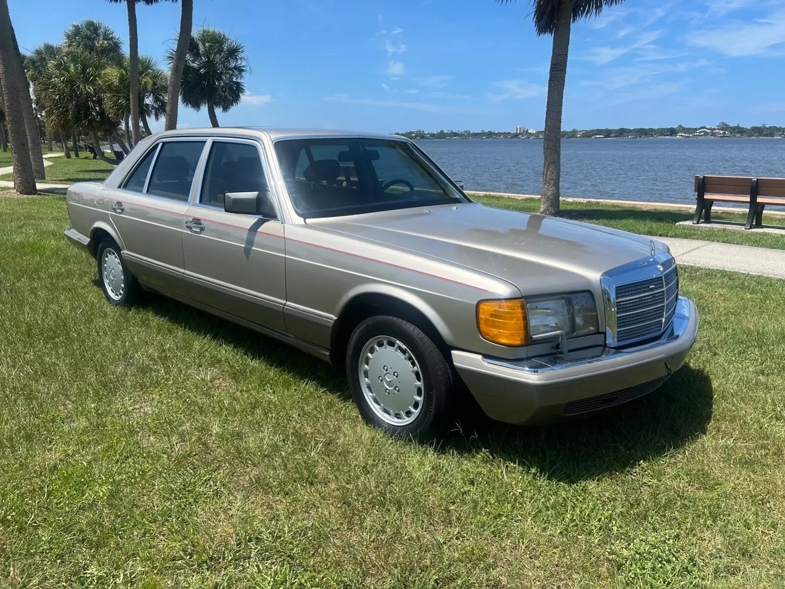 1986 Mercedes-Benz 300-Series - photo 4